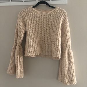 Euc Forever 21 bell sleeve cropped sweater sz Sm